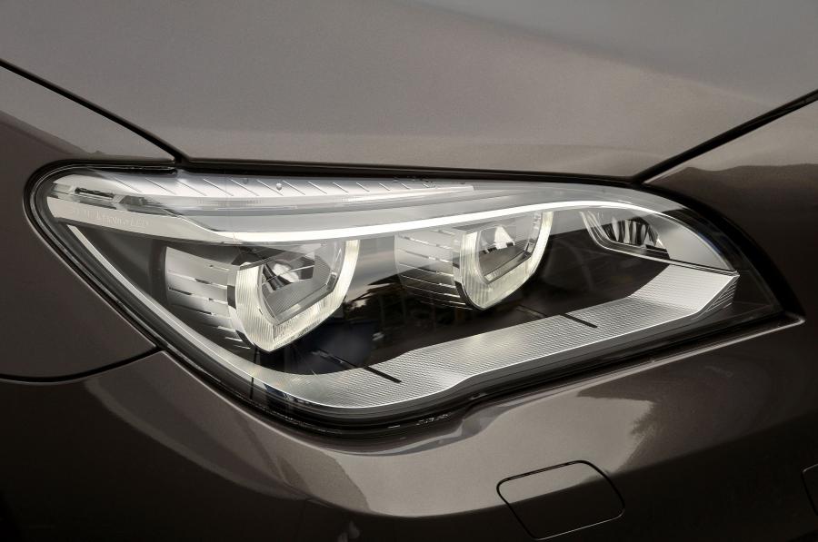  BMW 750iL 2013 года  (фото 48 из 96)